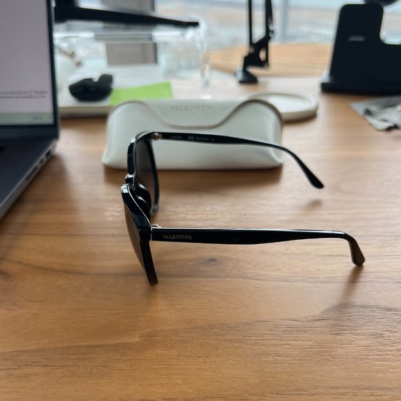 Valentino Sun Glasses - Picture 7 of 7